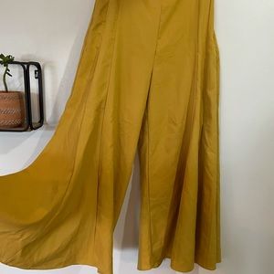 Flowy yellow dress pants